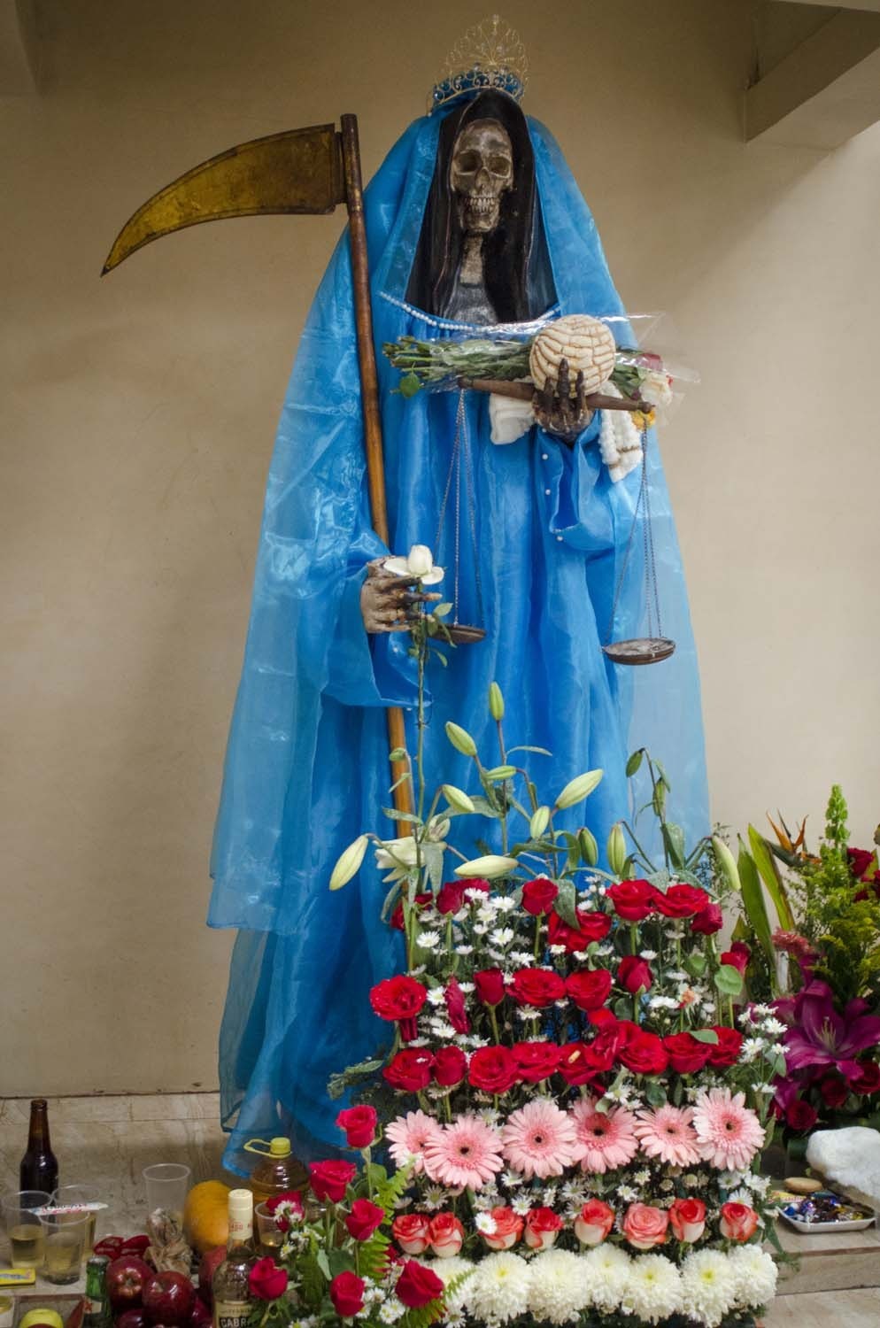 La Santa Muerte: Mexico’s Saint of Delinquents and Outcasts | VICE