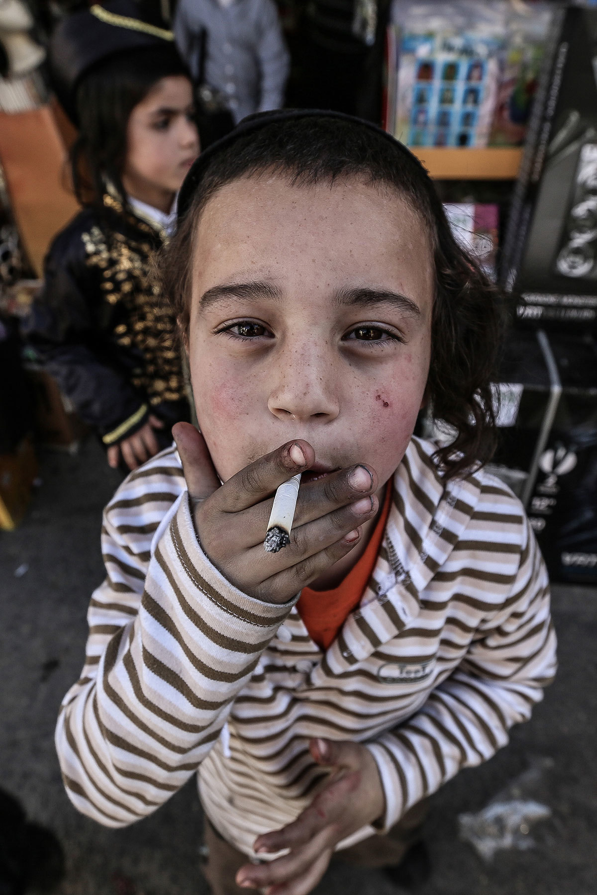 Kids in Jerusalem Celebrated Purim by Smoking Tons of Cigarettes | VICE